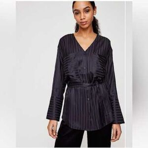 Aritzia Wilfred Silk Blend Striped V-neck Zelie Shirt Sz XS Removable Belt Black